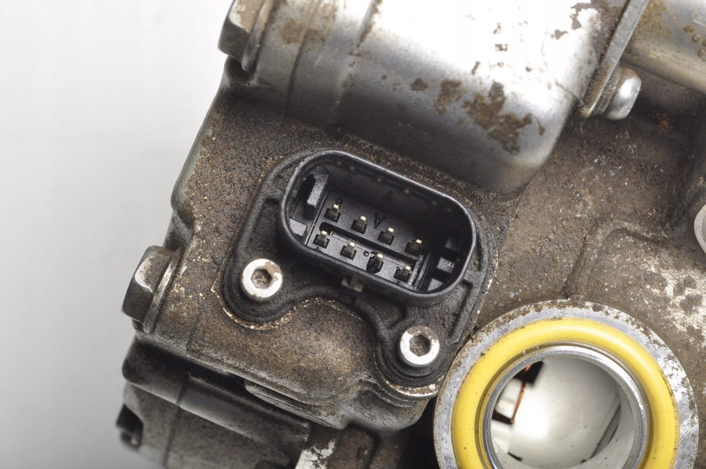 VOLVO V60 II 2.0 T6 Plug-in Hybrid AIR CONDITIONING COMPRESSOR 32260523 2020R