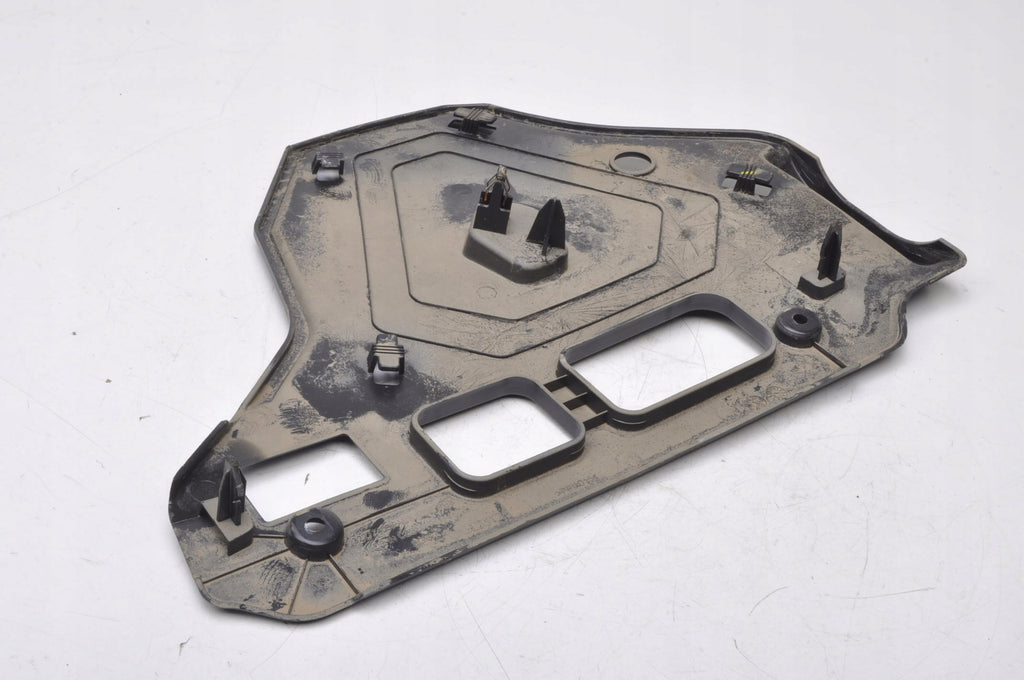 VOLVO V60 II COVER PLASTIC 32277408