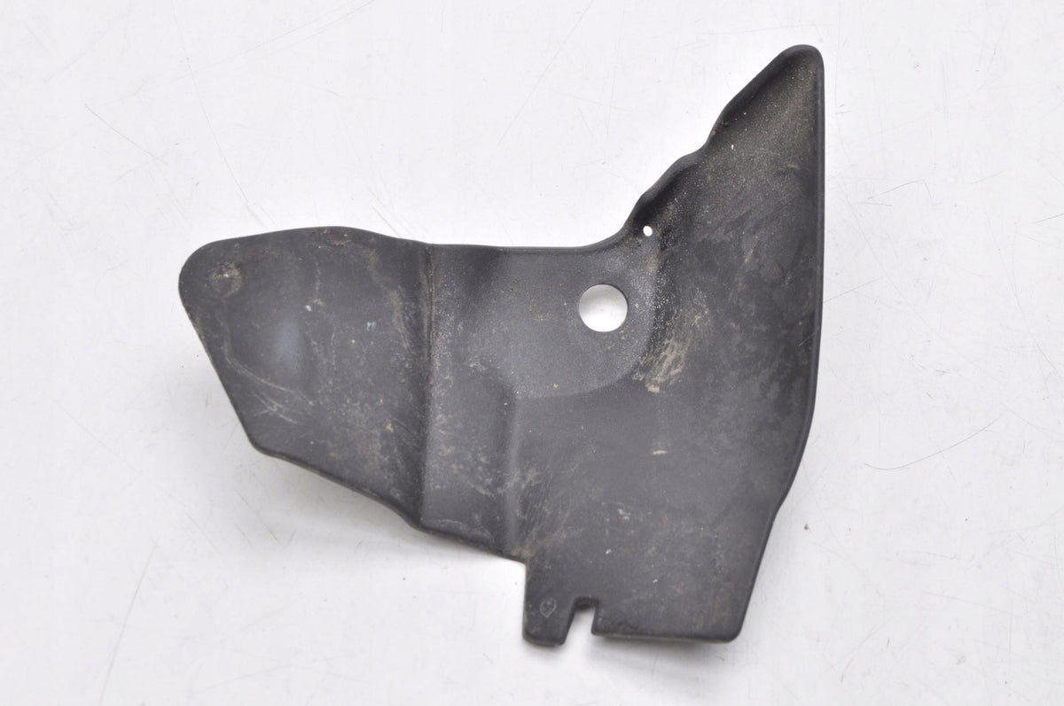 VOLVO V60 II FENDER MOUNT BRACKET 32234526