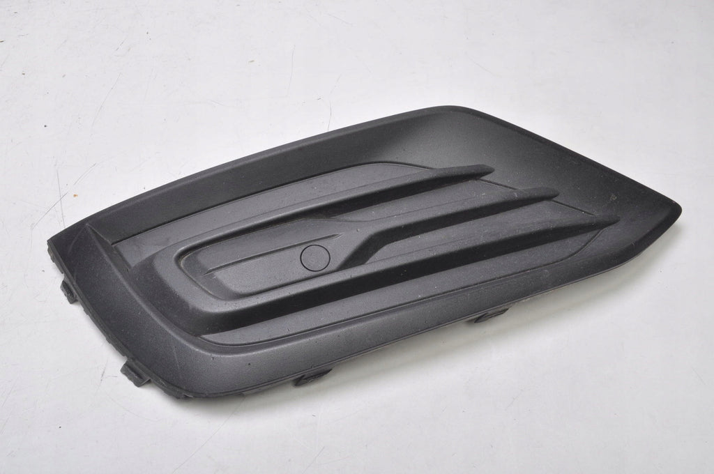 VOLVO V60 II GRILLE DUMMY BUMPER LEFT 31455513