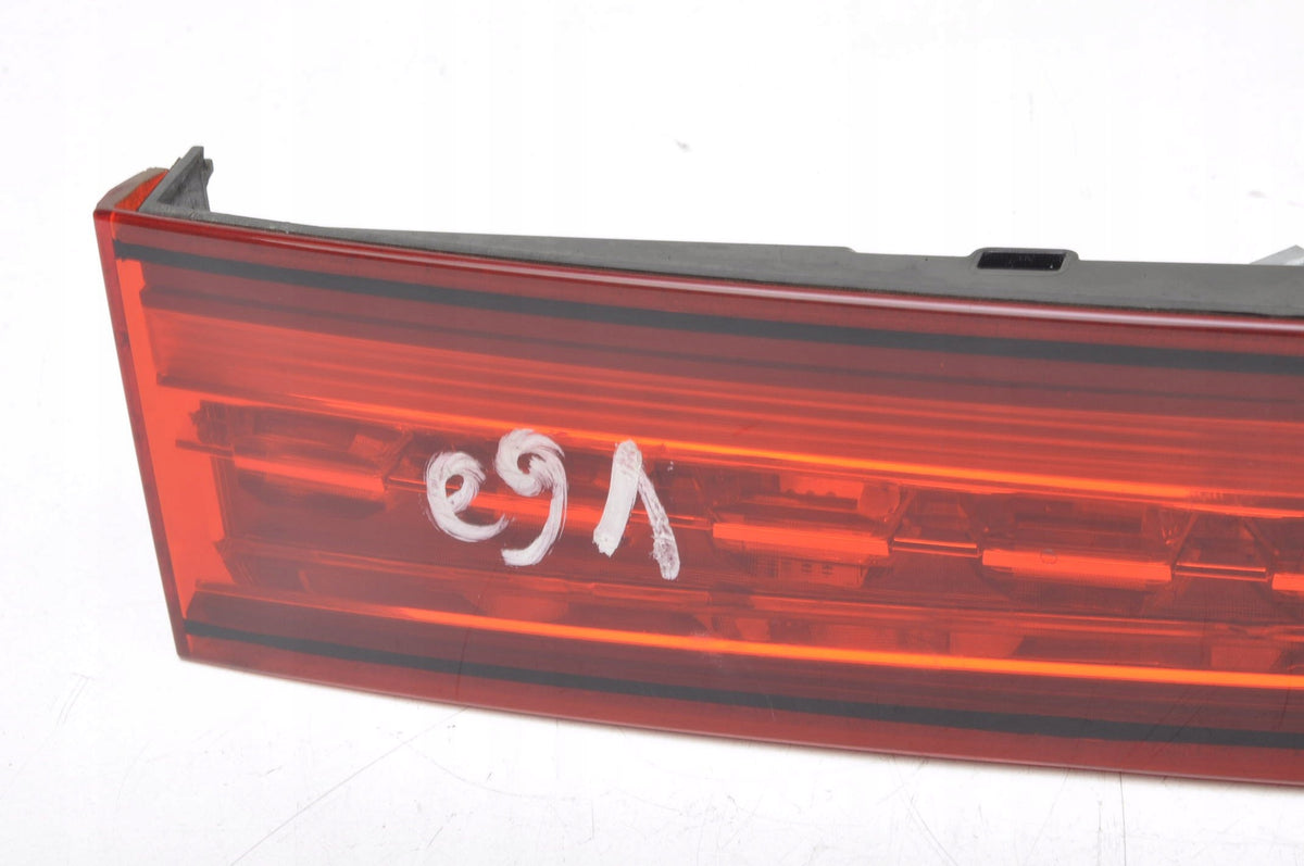 VOLVO V60 II LAMP RIGHT REAR FLAP 32228903