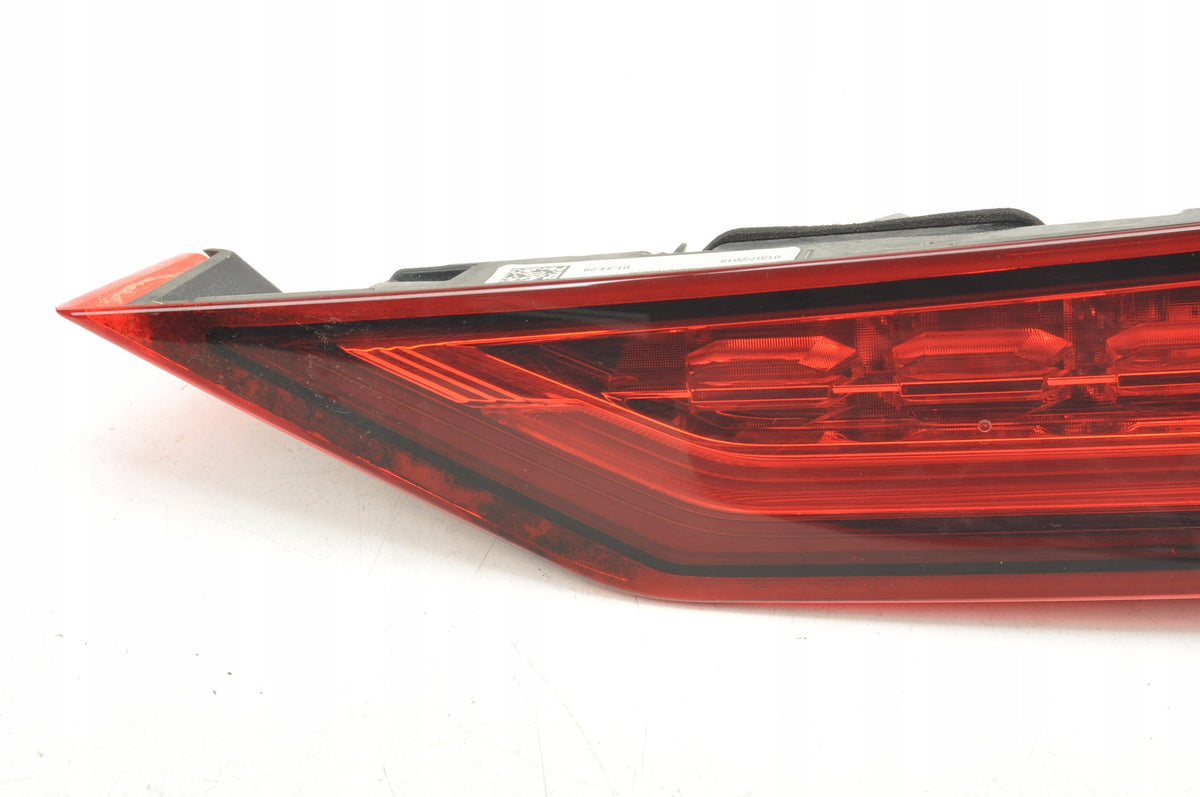 VOLVO V60 II LAMP RIGHT REAR FLAP 32228903 UK