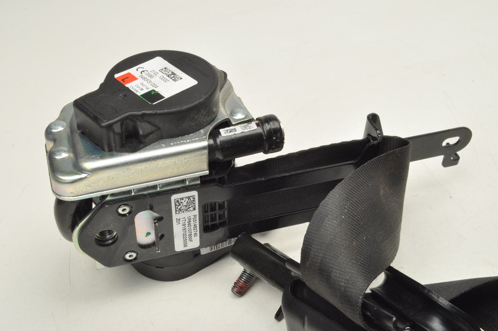 VOLVO V60 II SEAT BELT LEFT FRONT 31462740