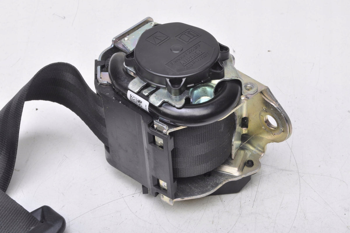 VOLVO V60 II SEAT BELT RIGHT REAR 2 ROW 31462756