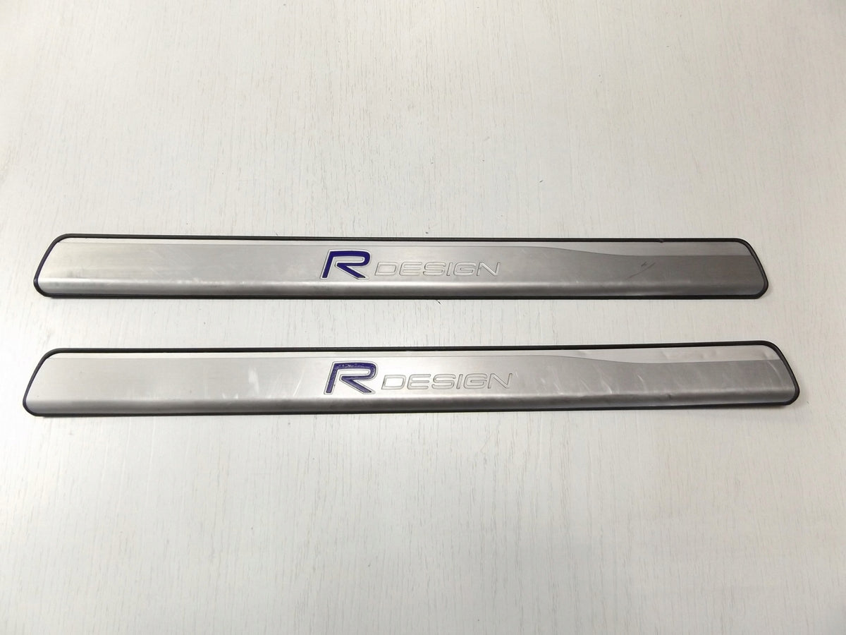 VOLVO V60 R-DESIGN THRESHOLD STRIPS FRONT SET