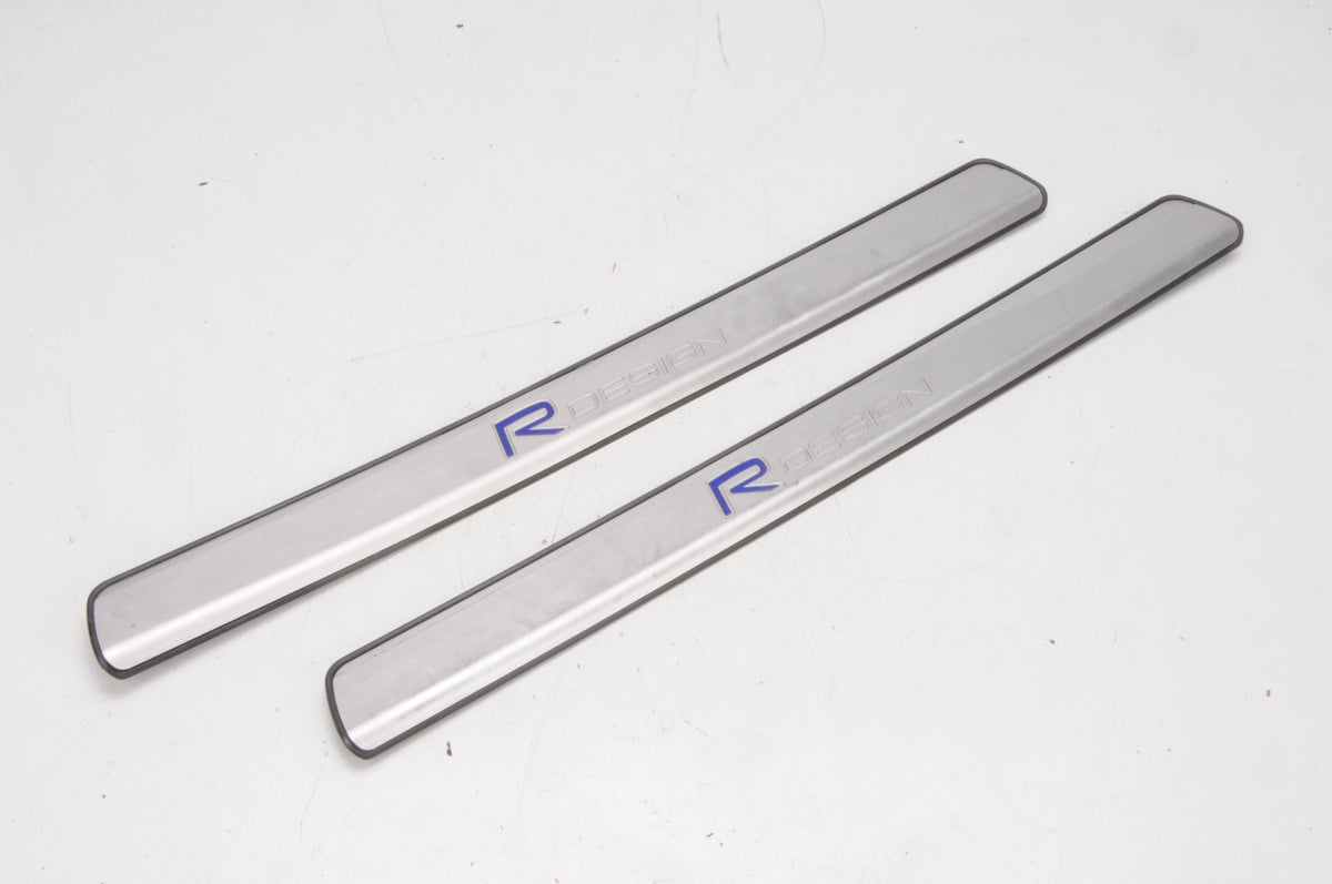 VOLVO V60 THRESHOLD STRIPS FRONT SET R-DESIGN