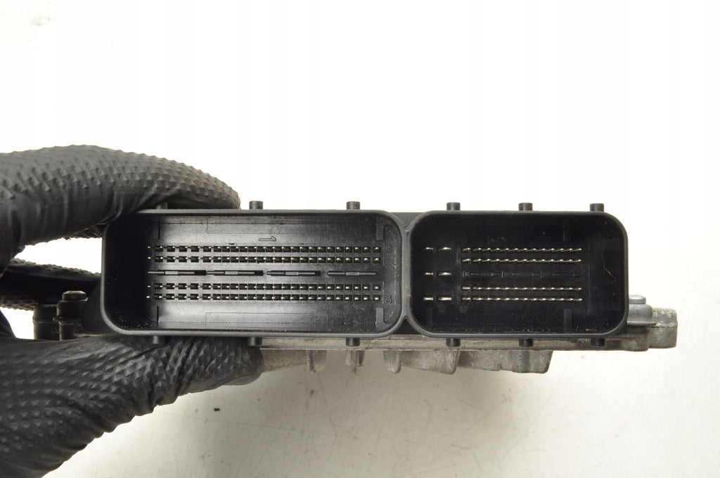 VOLVO V60 XC60 I 2.4 D5 220KM COMPUTER ENGINE DRIVER 31392982