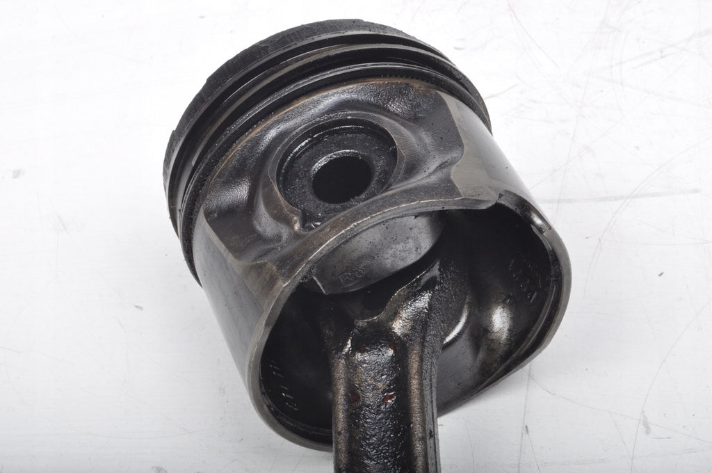 VOLVO V70 2.4 D5 185KM D5244T4 PISTON WITH CONNECTING ROD