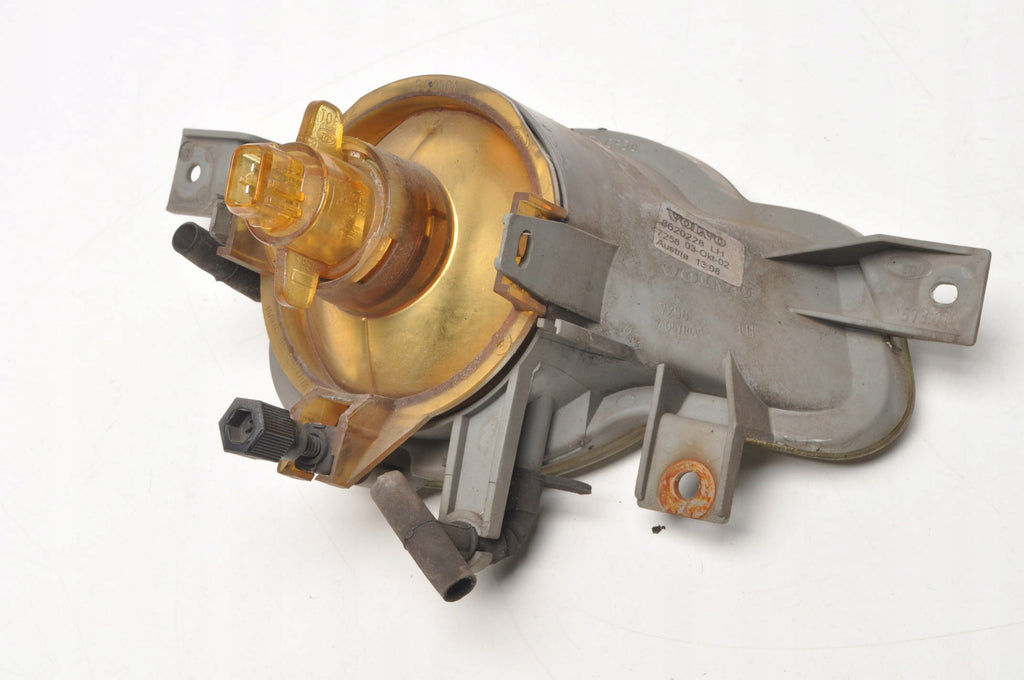 VOLVO V70 II HALOGEN LEFT 8620228