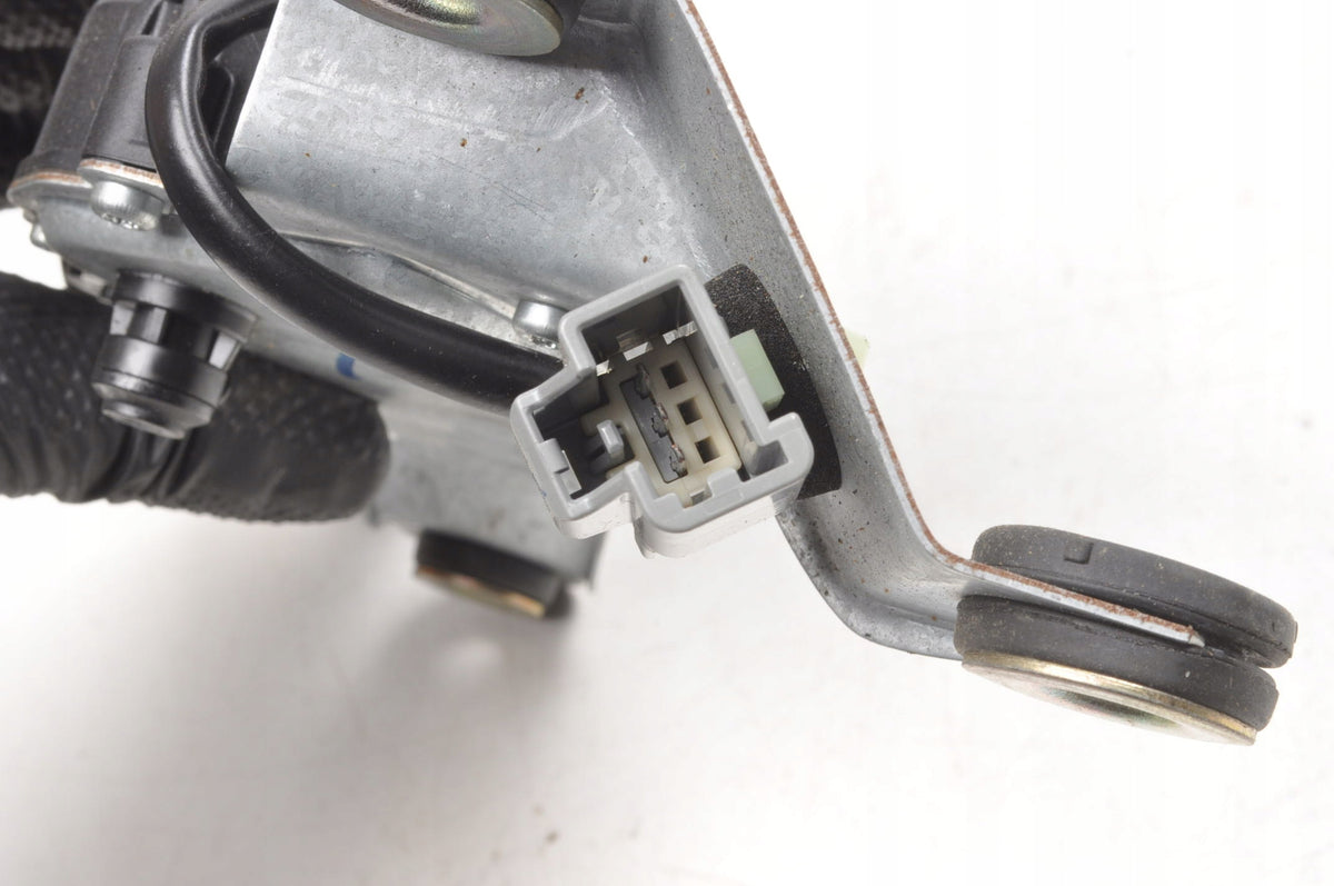 VOLVO V70 II XC70 REAR WIPER MOTOR 8667188