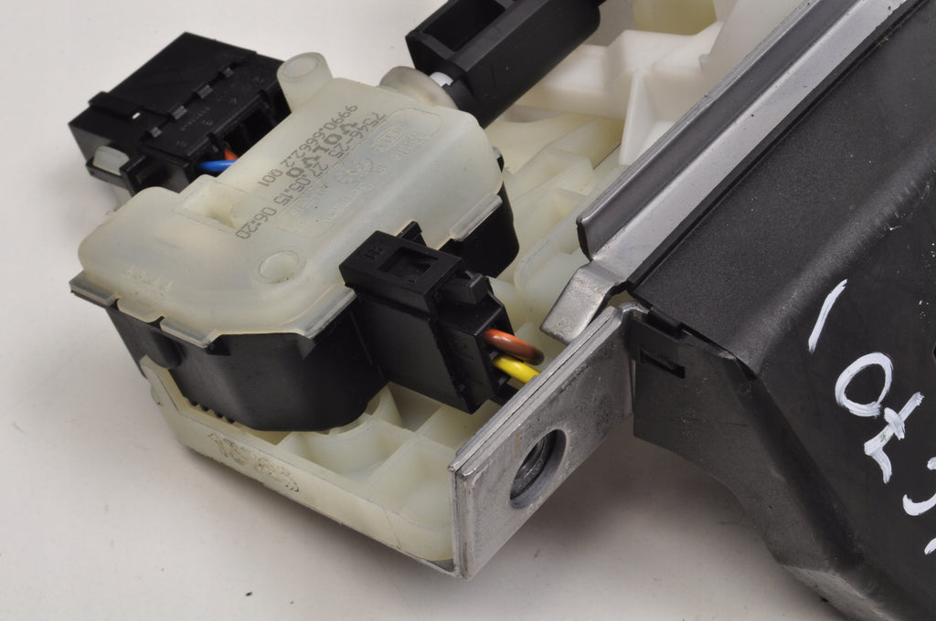 VOLVO V70 II XC70 TAILGATE LOCK 31253047 LIFT