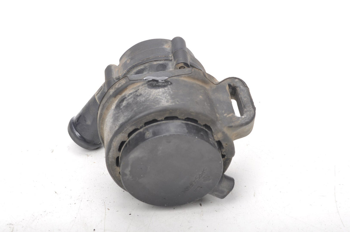 VOLVO V70 III 2.0 D3 D4 WATER PUMP 1319710