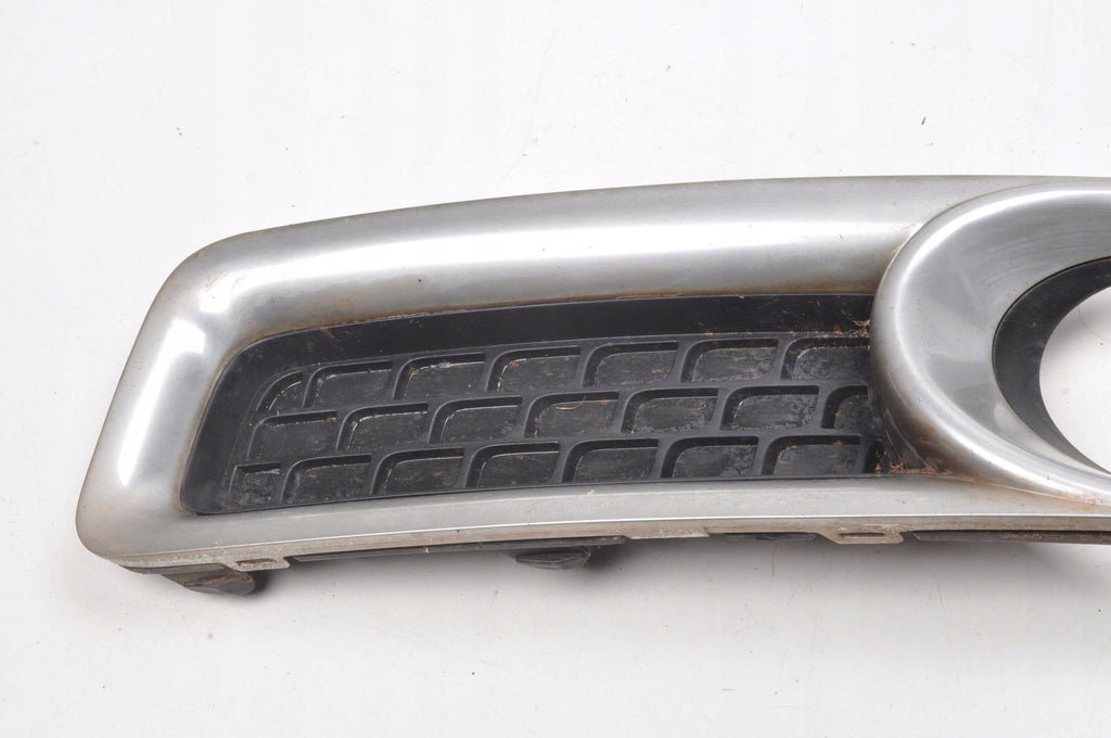 VOLVO V70 III FRAME HALOGEN GRILLE LEFT R-DESIGN 30733034