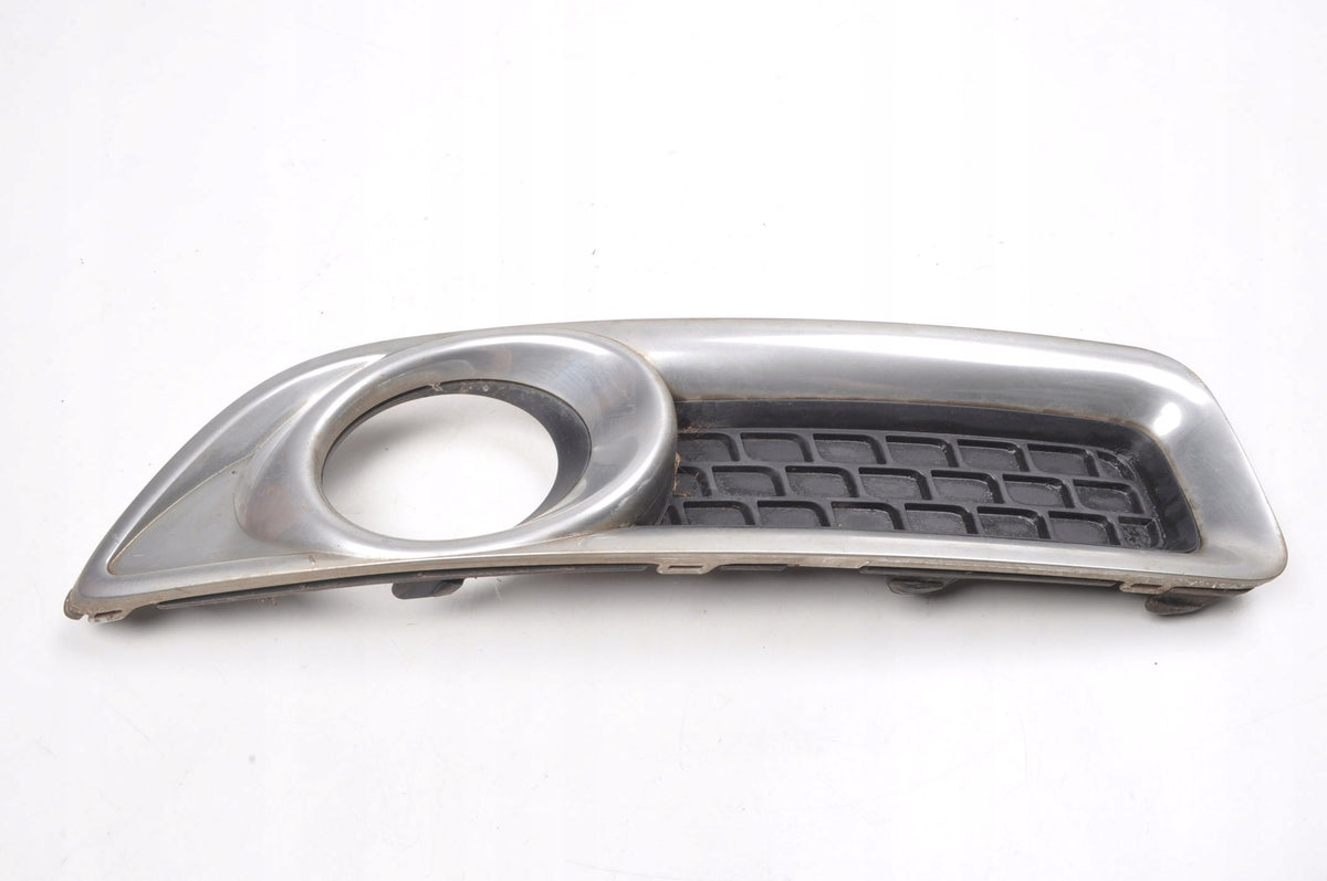 VOLVO V70 III FRAME HALOGEN GRILLE RIGHT R-DESIGN 30733035