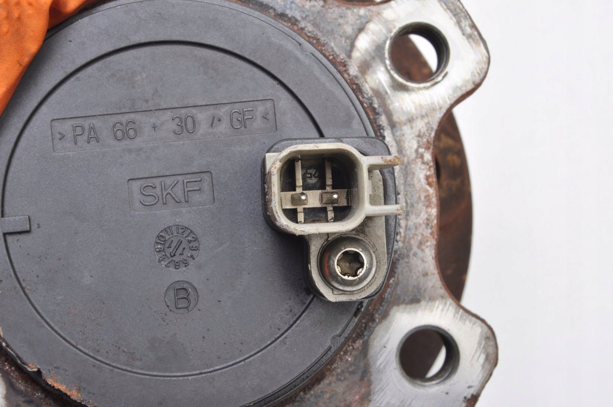 VOLVO V70 III REAR HUB RIGHT