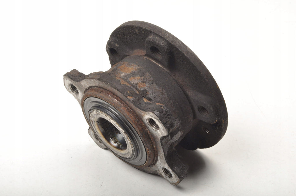 VOLVO V70 III REAR HUB RIGHT STATION WAGON