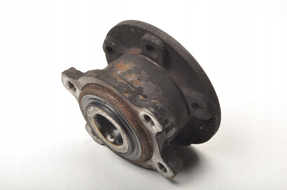 VOLVO V70 III REAR HUB RIGHT STATION WAGON