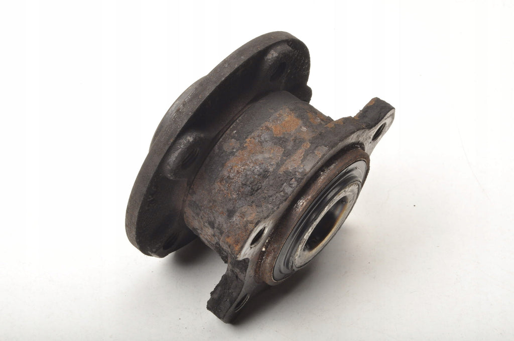 VOLVO V70 III REAR HUB RIGHT STATION WAGON
