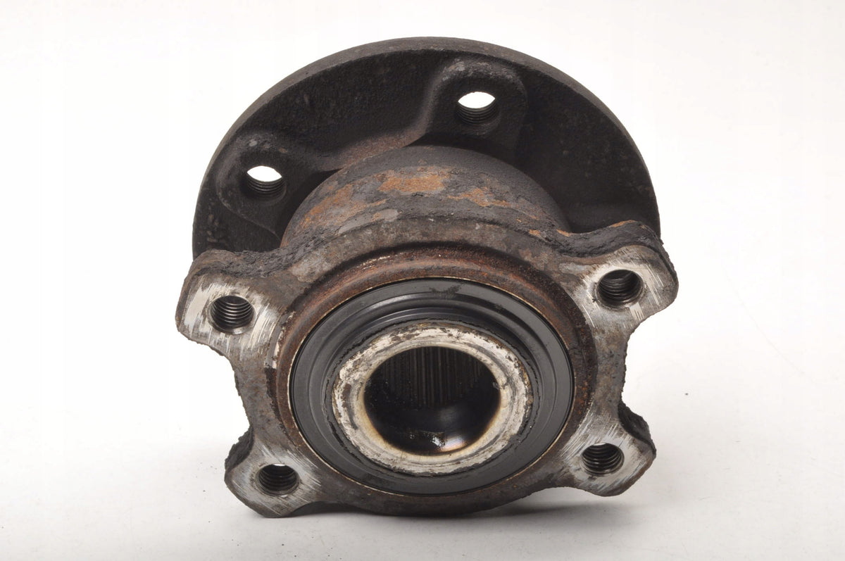VOLVO V70 III REAR HUB RIGHT STATION WAGON