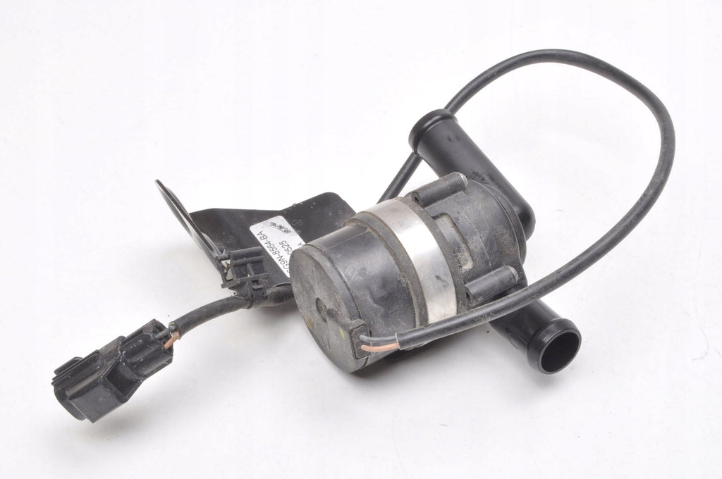 VOLVO V70 III S80 II 4.4 V8 AWD 316KM WATER PUMP 30780525