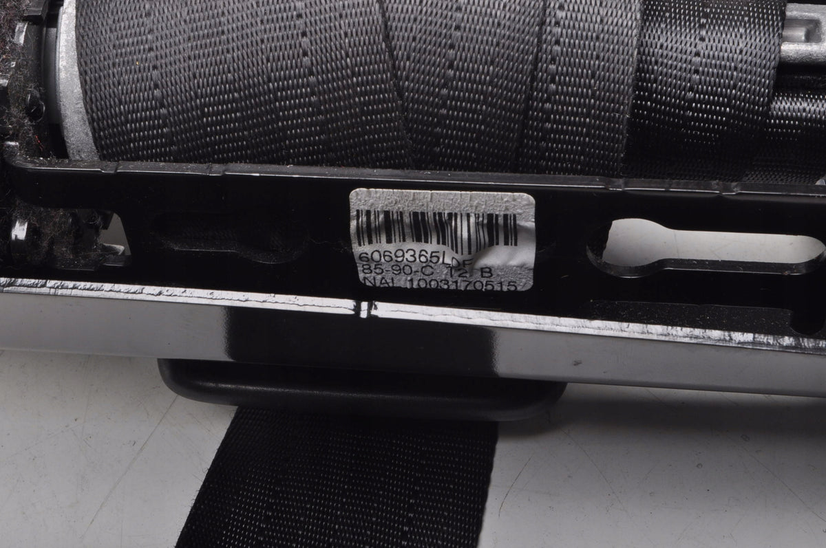 VOLVO V70 III S80 II SEAT BELT RIGHT FRONT 39806015