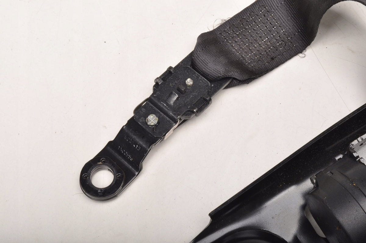 VOLVO V70 III S80 II SEAT BELT RIGHT FRONT 39806015