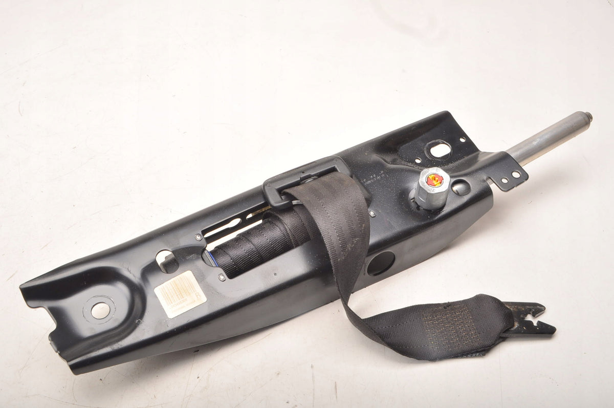 VOLVO V70 III SEAT BELT RIGHT FRONT 39860303