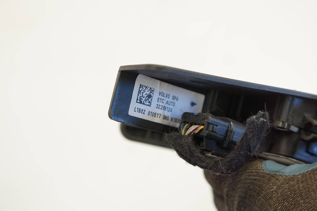 VOLVO V90 19R GAS PEDAL POTENTIOMETER 32269124