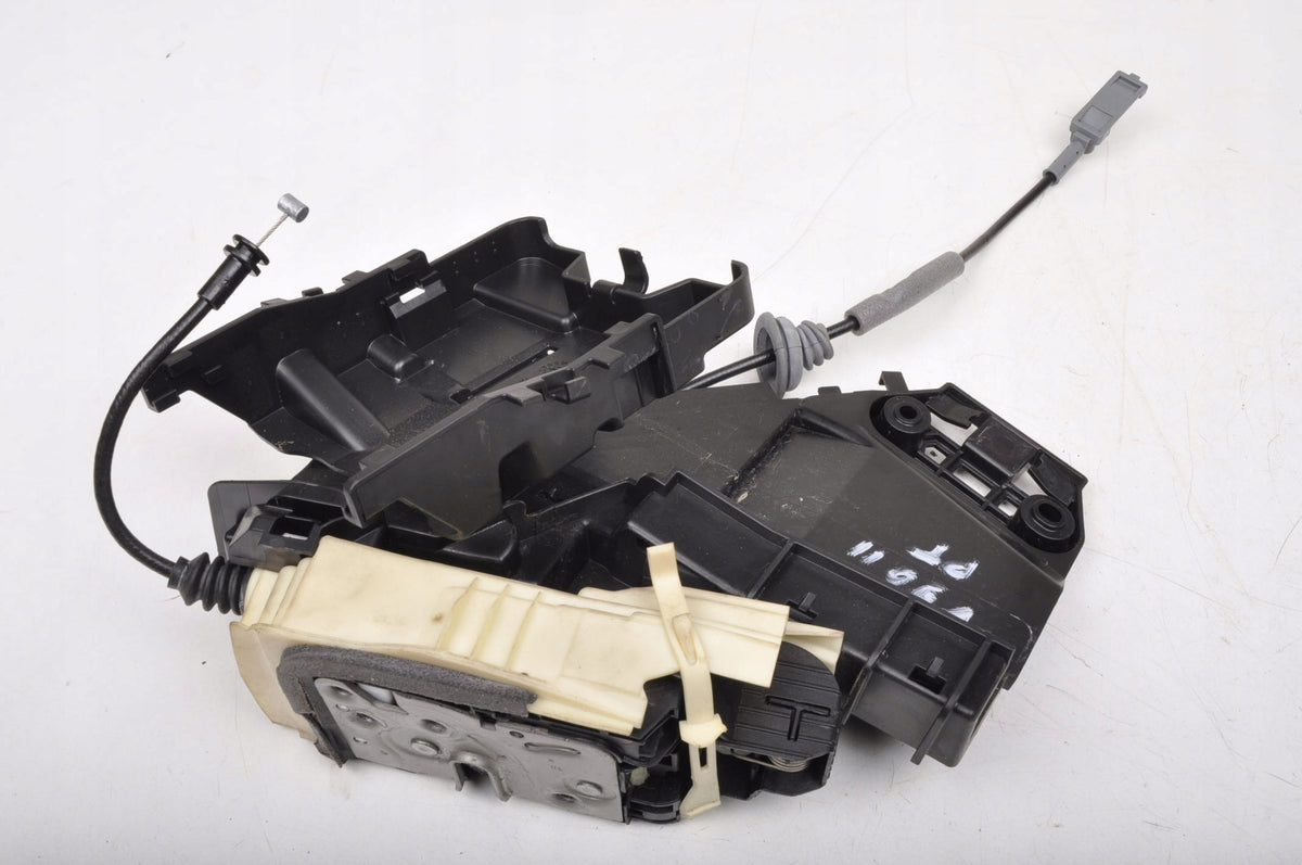 VOLVO V90 II DOOR LOCK RIGHT REAR 32131411