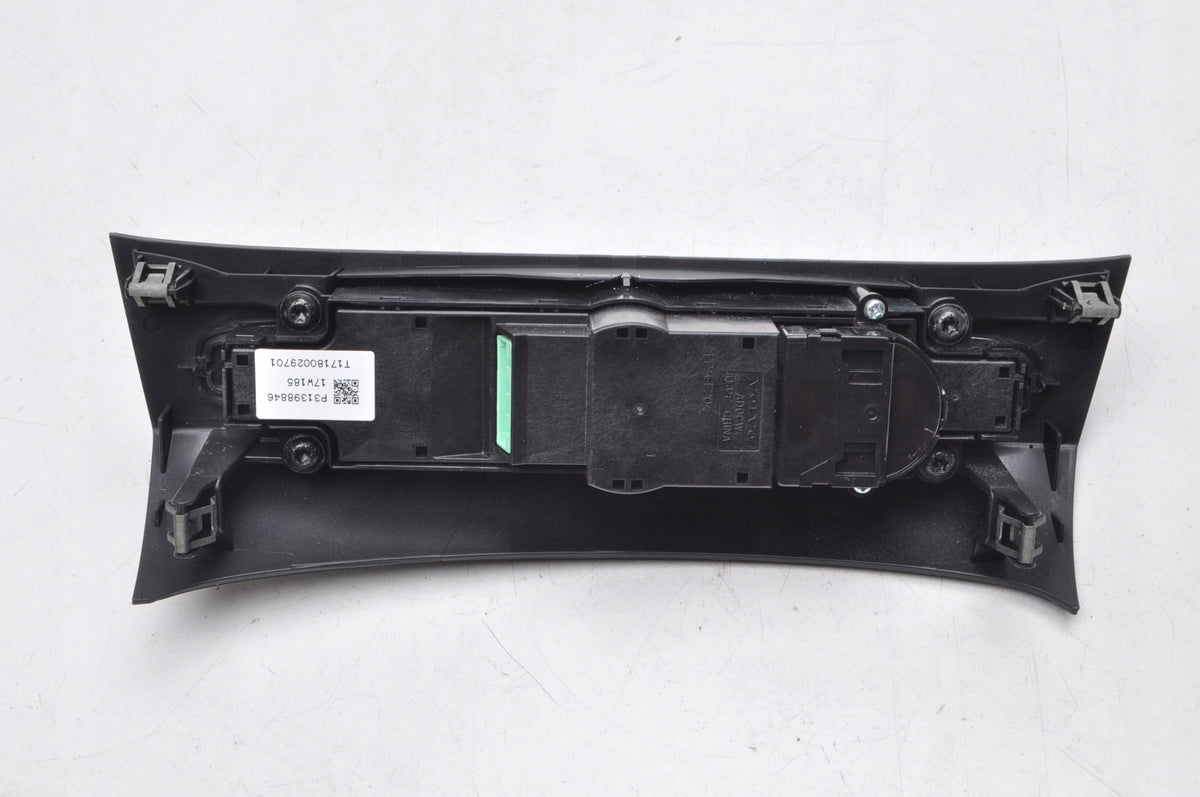 VOLVO V90 II RADIO PANEL P31398846