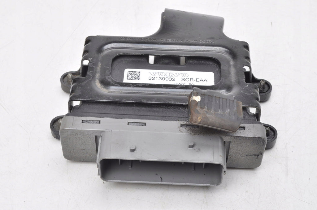VOLVO V90 II RELAY MODULE ADBLUE 32139932