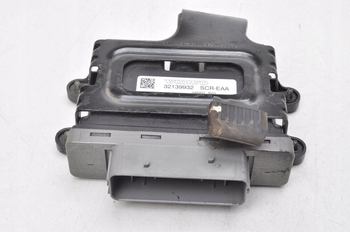 VOLVO V90 II RELAY MODULE ADBLUE 32139932