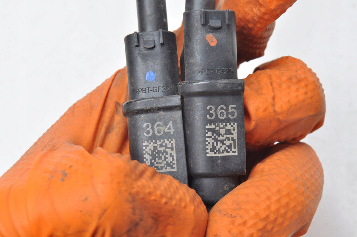 VOLVO V90 II WINDSCREEN WASHER NOZZLES 365 364
