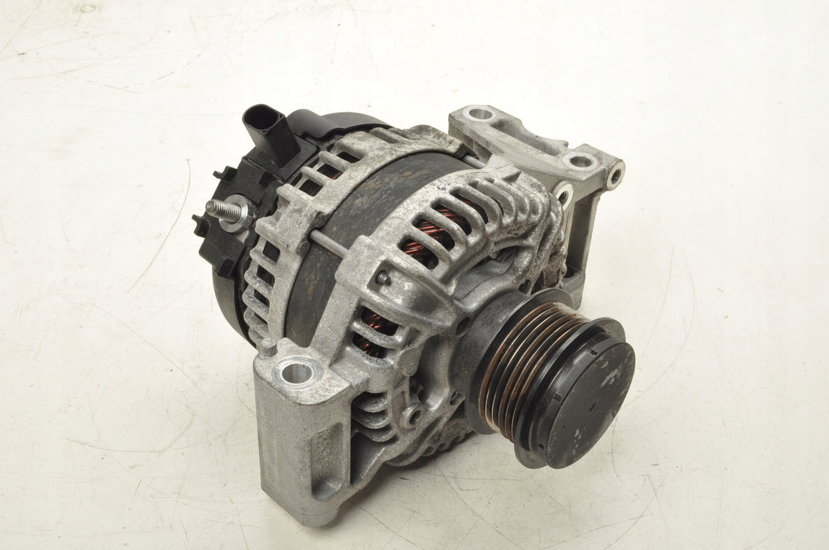 VOLVO XC40 1.5 T3 12V 163KM ALTERNATOR 32279255