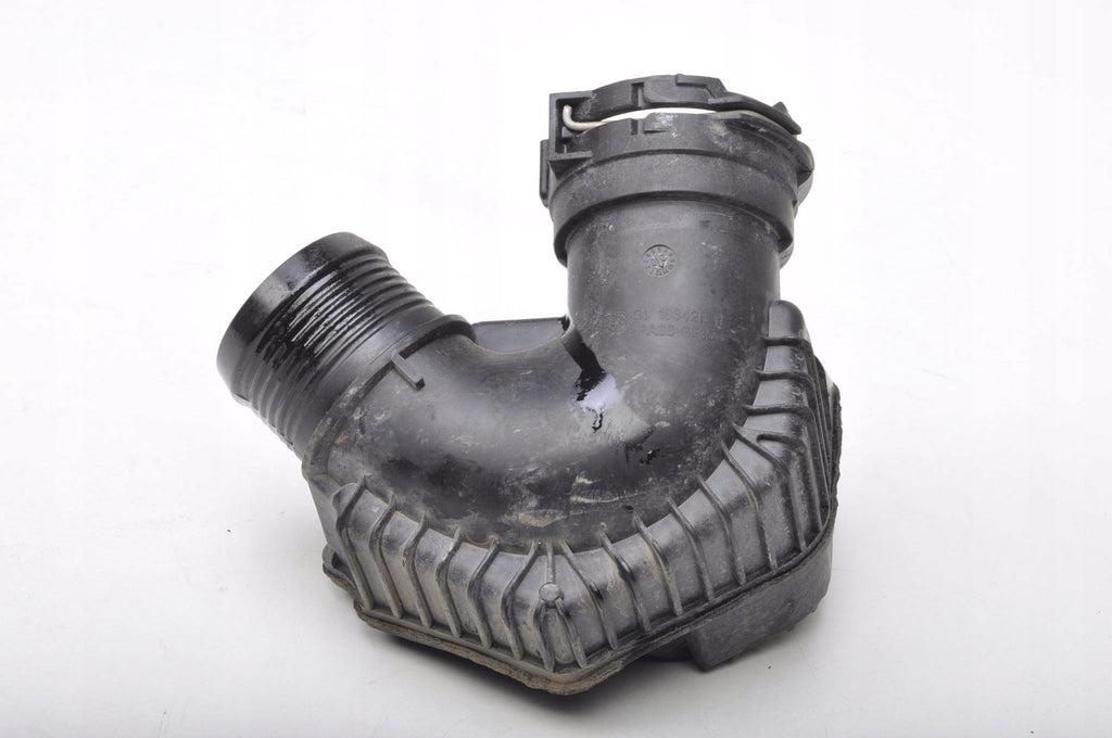 VOLVO XC40 1.5 T3 AIR INTAKE PIPE RESONATOR