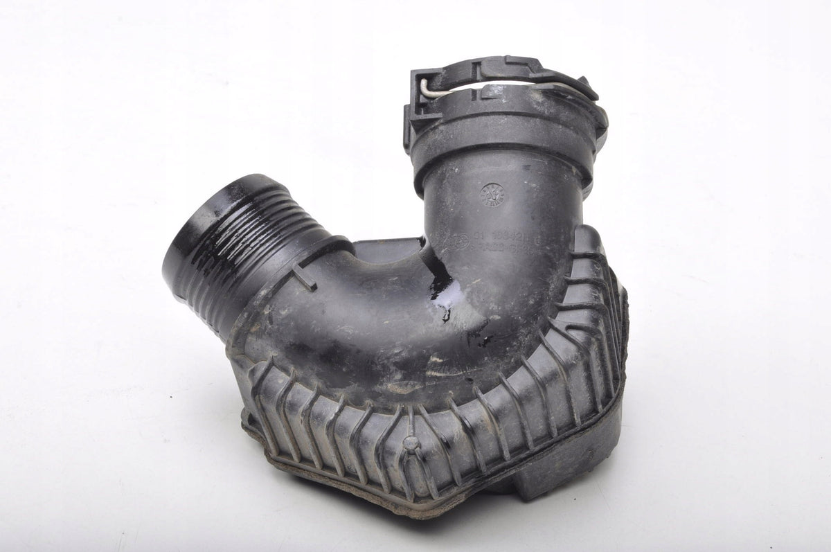 VOLVO XC40 1.5 T3 AIR INTAKE PIPE RESONATOR