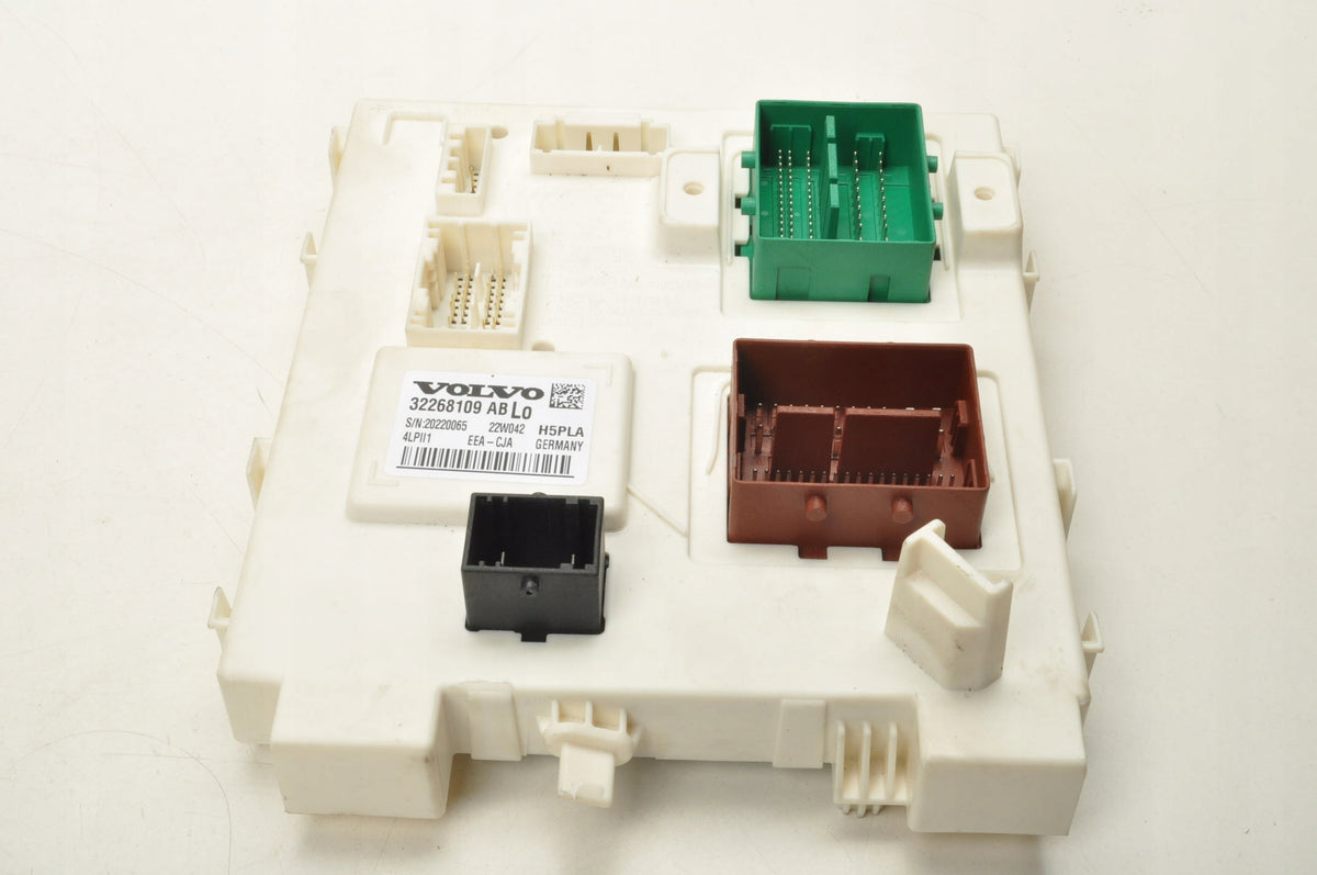 VOLVO XC40 1.5 T3 BOX MODULE BSI 32268109