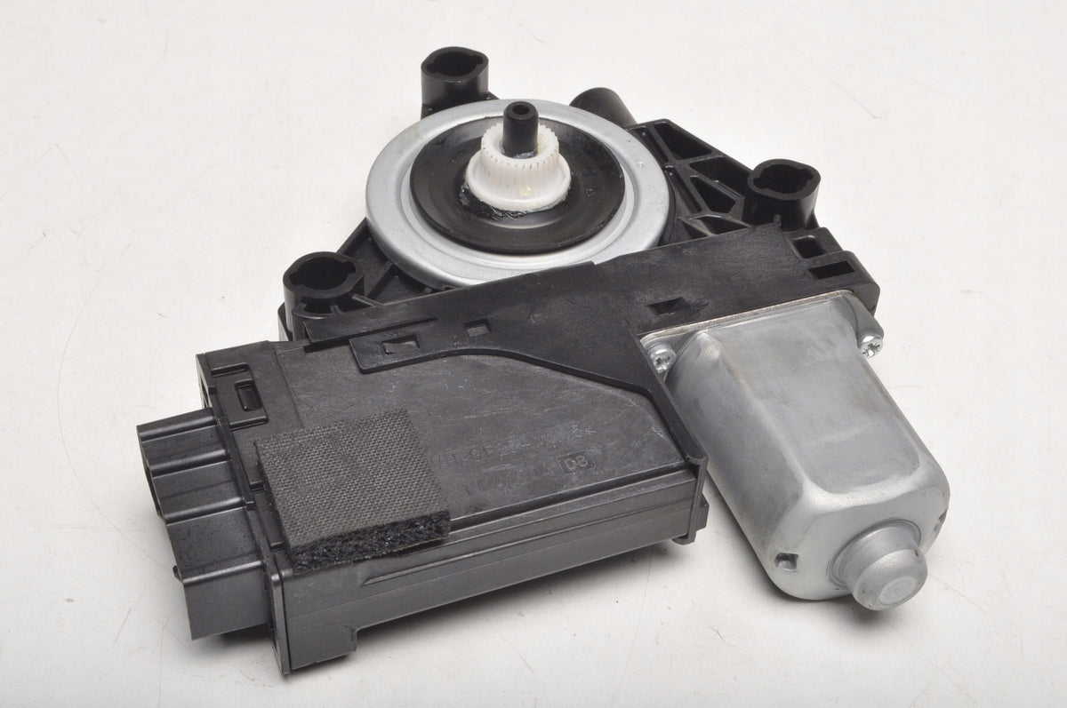 VOLVO XC40 2018- WINDSCREEN MOTOR LEFT REAR 32283266 966264-102