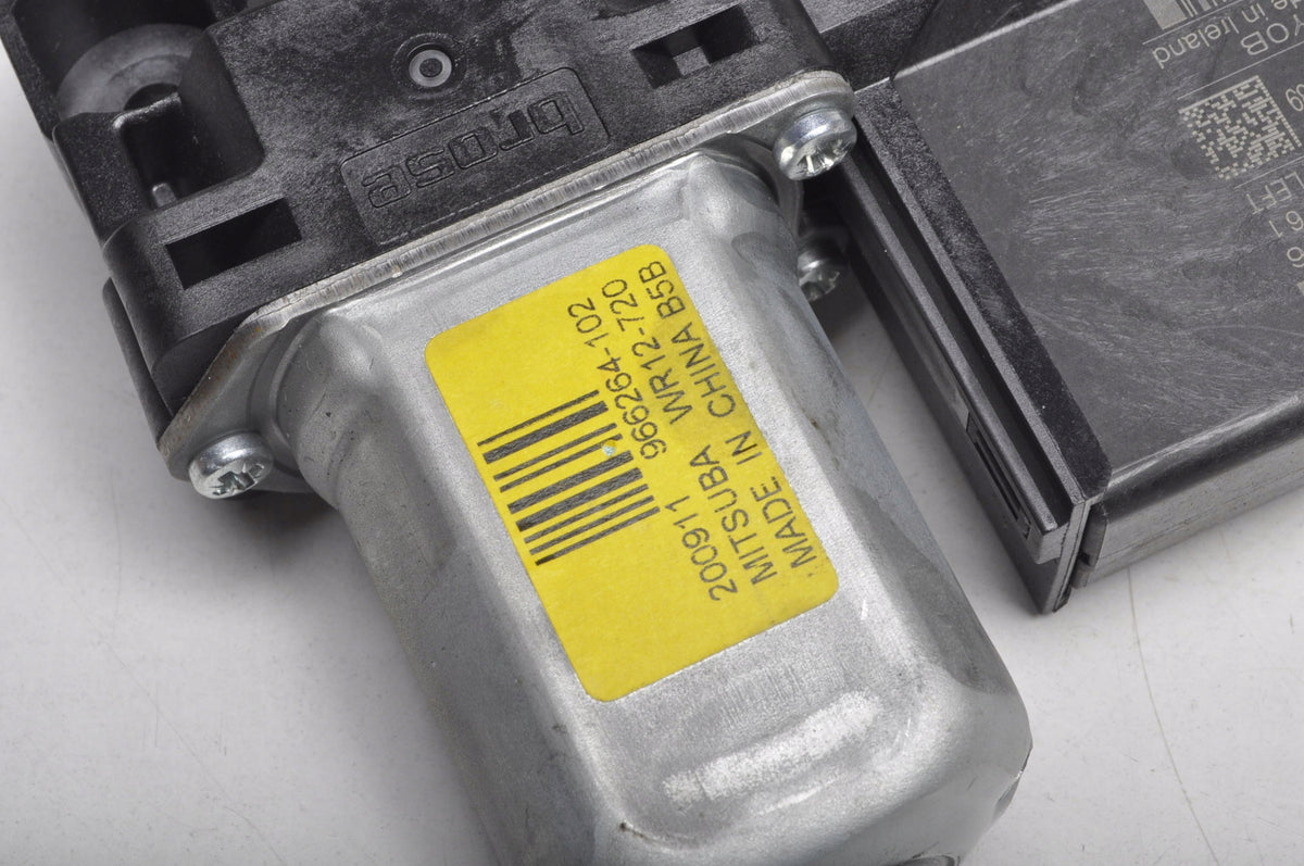 VOLVO XC40 2018- WINDSCREEN MOTOR LEFT REAR 32283266 966264-102