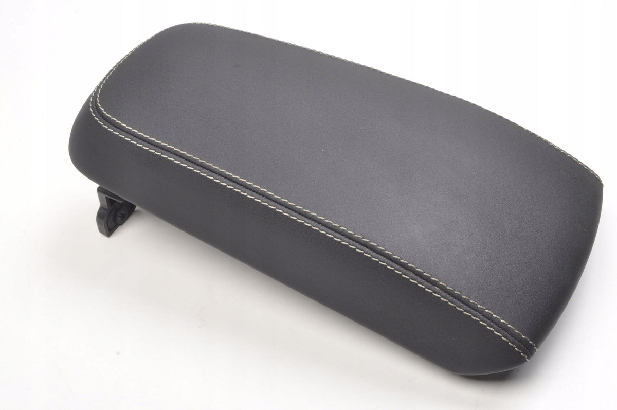 VOLVO XC40 ARMREST 32352693 2025R LIFT