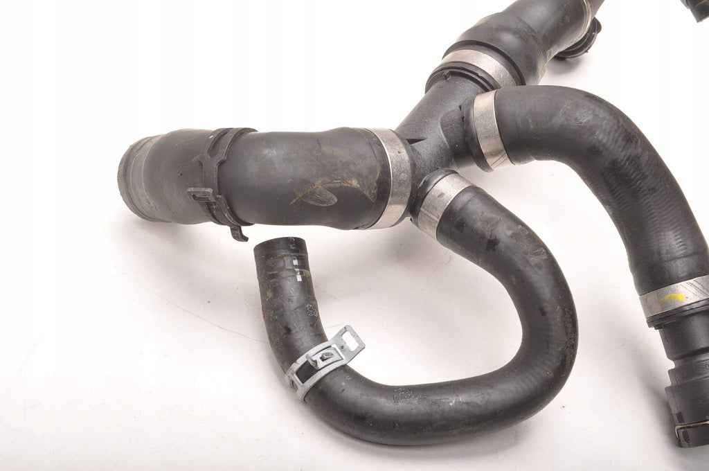 VOLVO XC40 B4 Mild-Hybrid 16V 197HP PIPE WATER CABLE