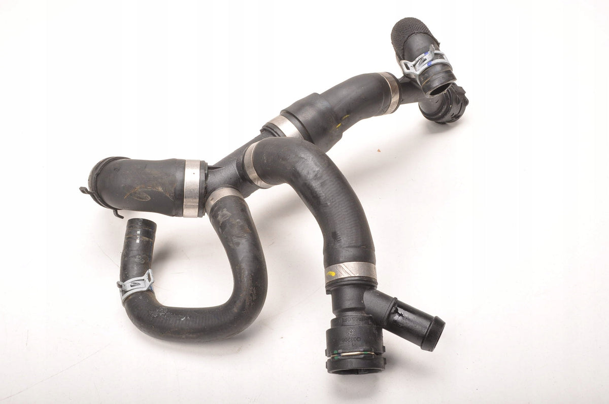 VOLVO XC40 B4 Mild-Hybrid 16V 197HP PIPE WATER CABLE