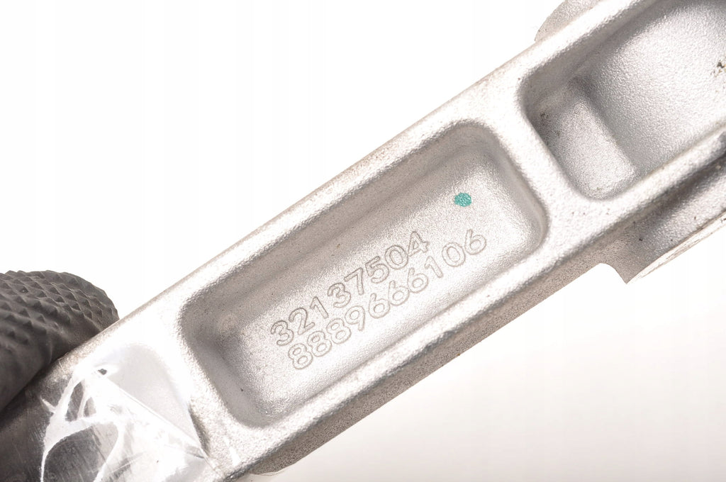 VOLVO XC40 B4 Mild-Hybrid ENGINE PAW BRACKET 2025R 32137504