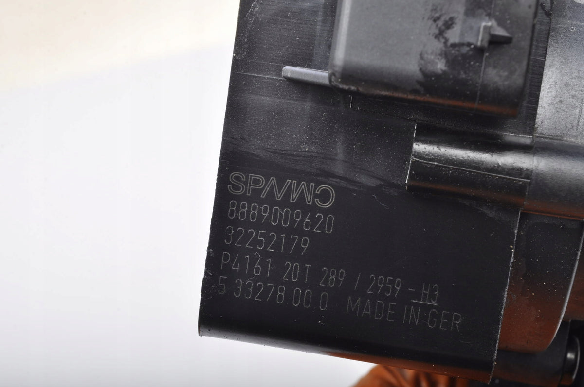 VOLVO XC40 B4 Mild-Hybrid WATER PUMP 32252179