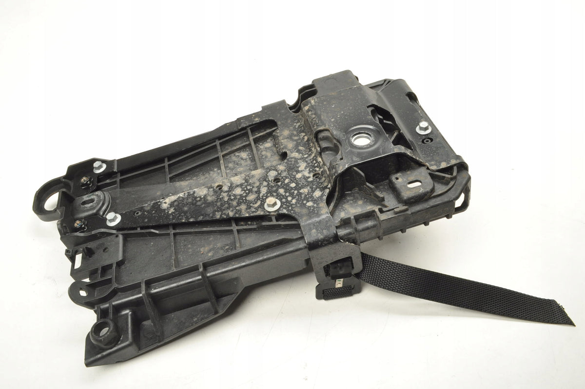 VOLVO XC40 BATTERY MOUNT 32348533
