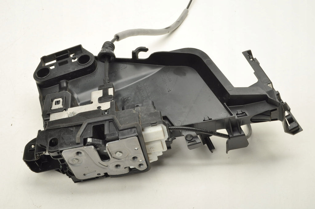 VOLVO XC40 DOOR LOCK RIGHT FRONT 31462456 30747094 6 PIN