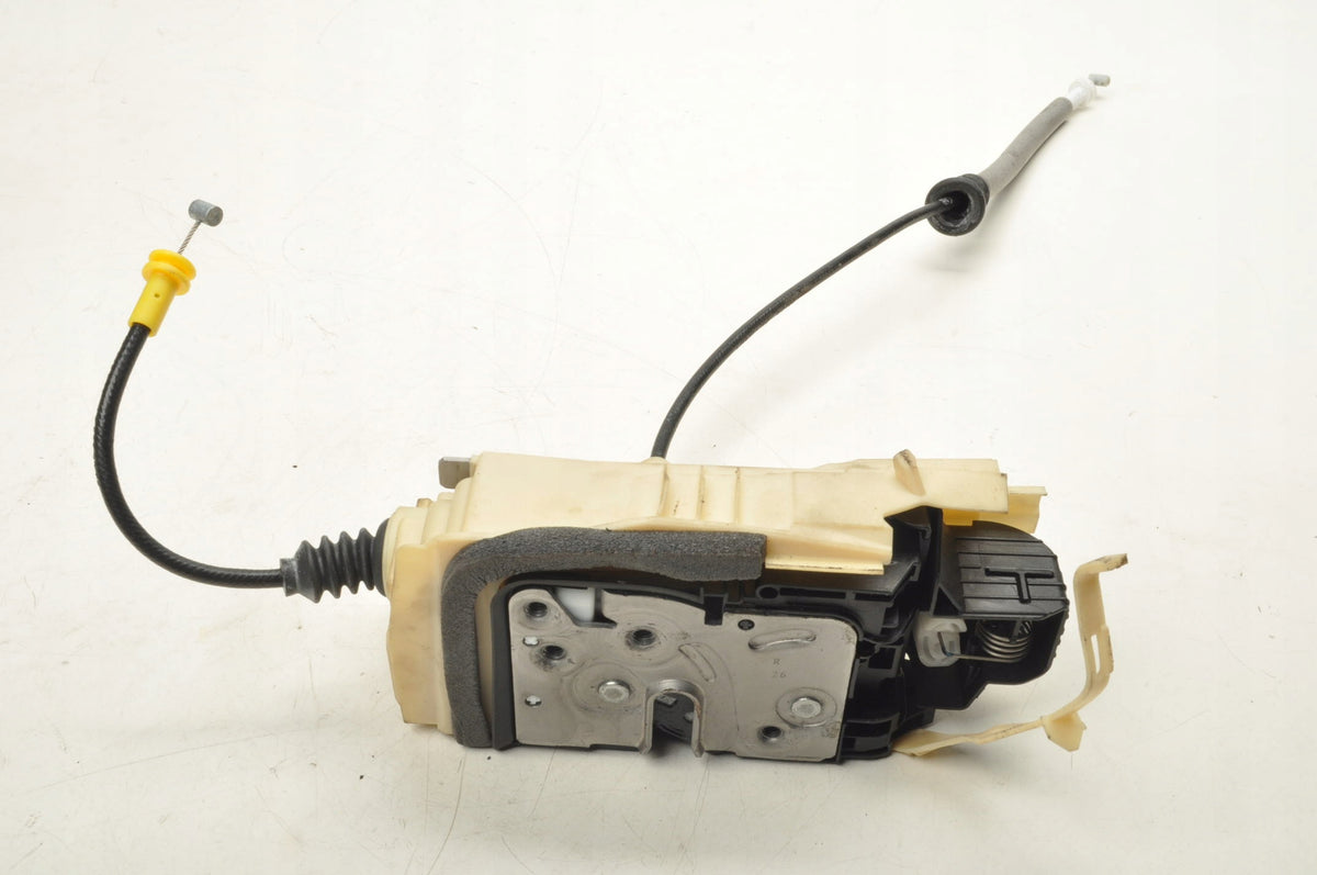 VOLVO XC40 DOOR LOCK RIGHT REAR 32131411 SUV 6 PIN