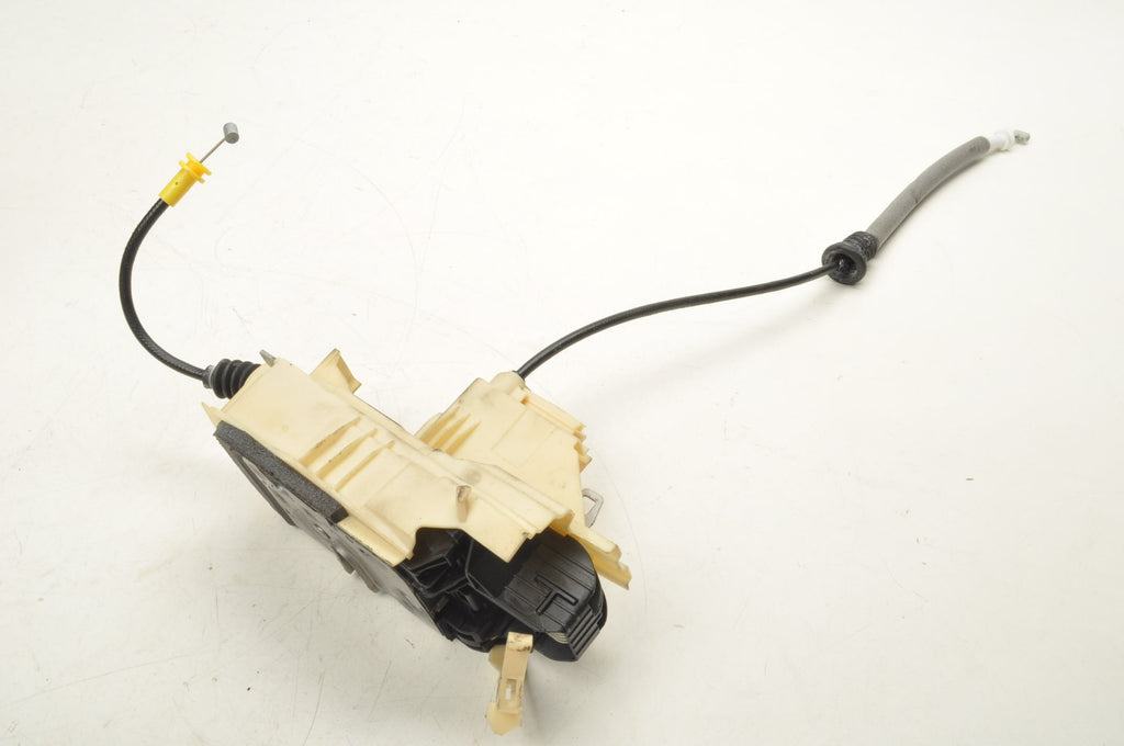 VOLVO XC40 DOOR LOCK RIGHT REAR 32131411 SUV 6 PIN