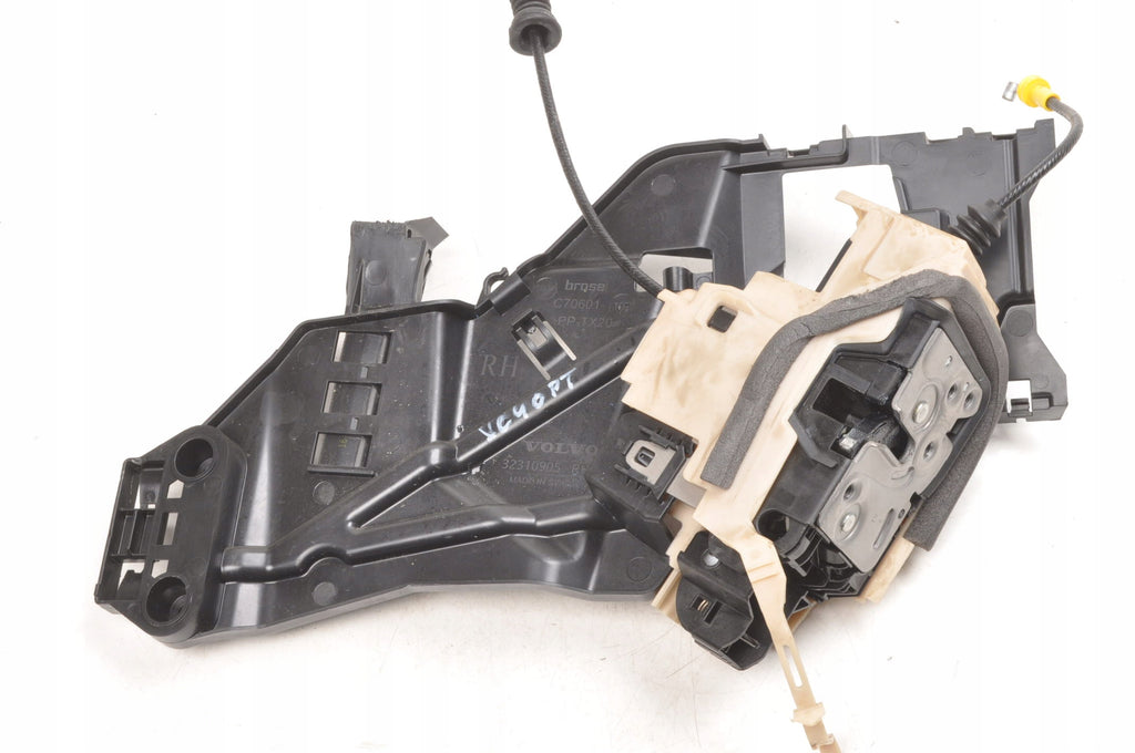 VOLVO XC40 DOOR LOCK RIGHT REAR 32131413 32310905 2026