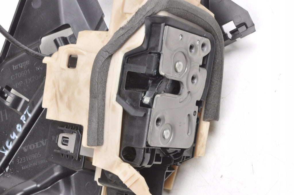 VOLVO XC40 DOOR LOCK RIGHT REAR 32131413 32310905 2026